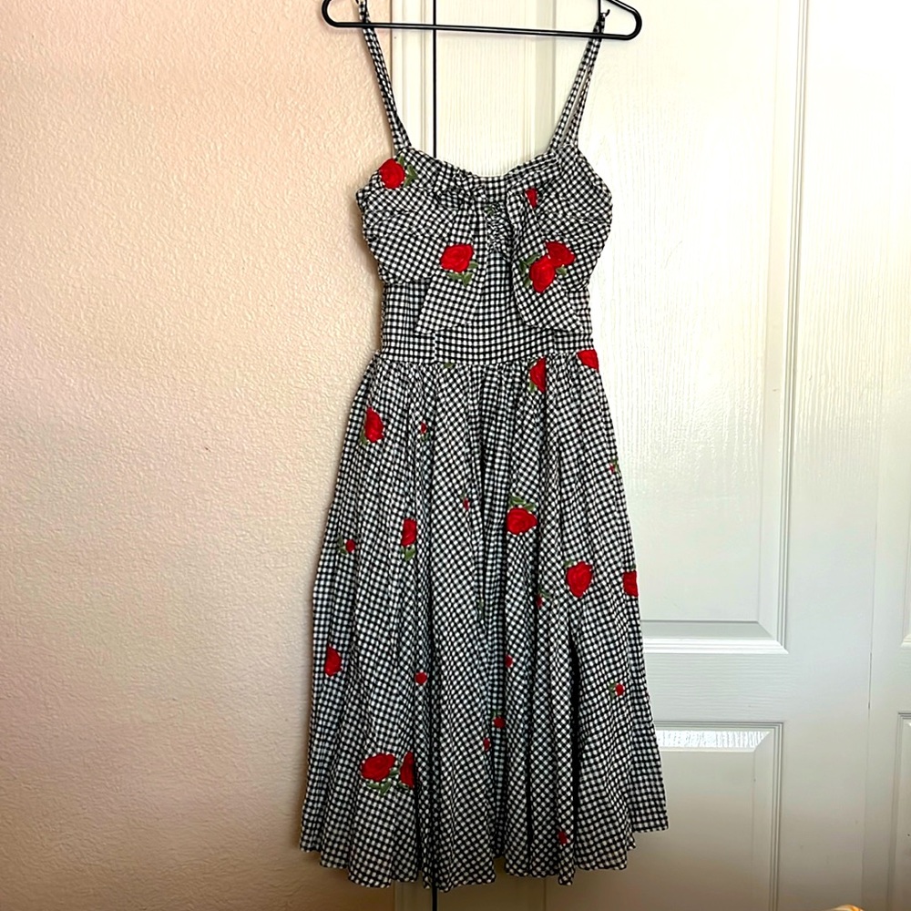 EUC Unique Vintage Gingham Golightly Swing Dress Rose Print Retro Womens Medium